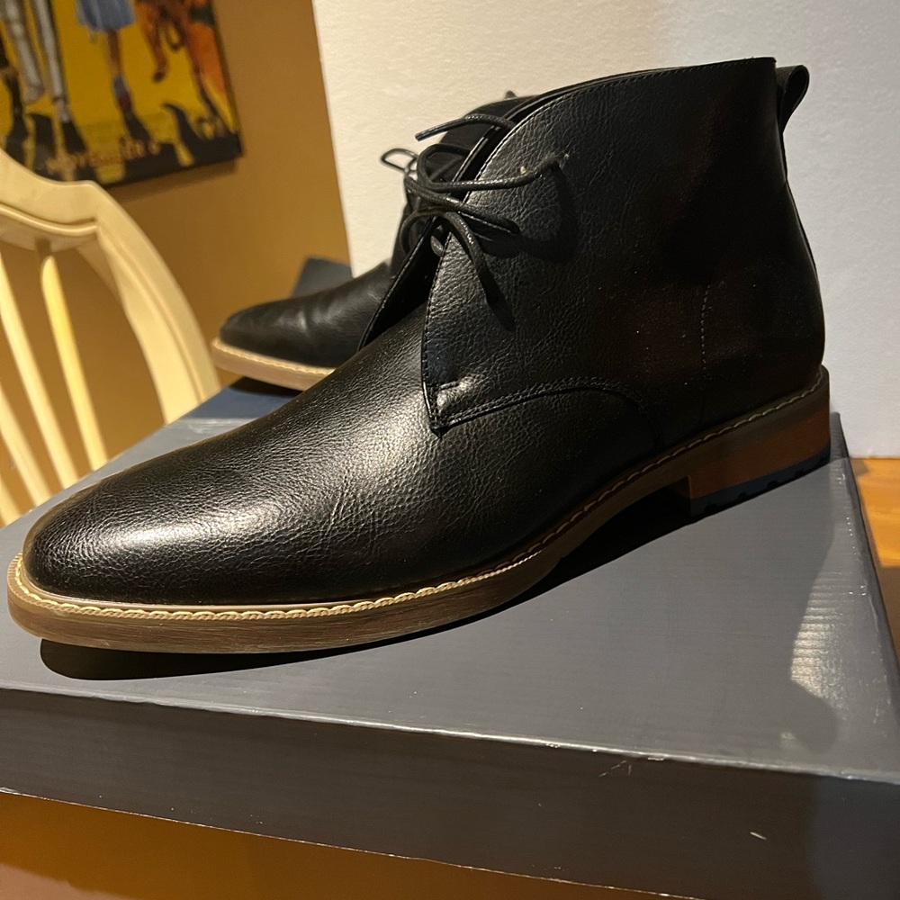 Brand van Heusen new  Mens shoe boot
